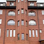 Kosciuszki Lavish With Mezzanine By Bookinghost *